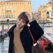 Sono una studentessa di Giurisprudenza di Sassari. Ho un livello C1 di spagnolo, ho vissuto un anno in Argentina e uno in Spagna